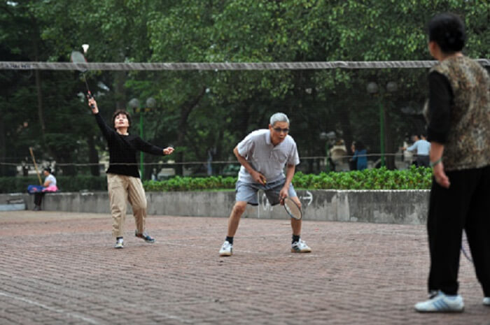 Khoa học chứng minh chơi cầu lông thường xuyên giúp làm tăng tuổi thọ